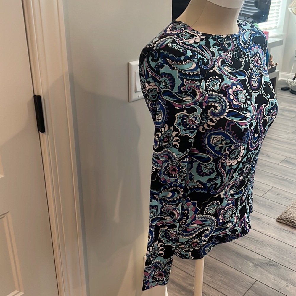 Worn Once!! Lands’ End Rash Guard - Picture 3 of 6